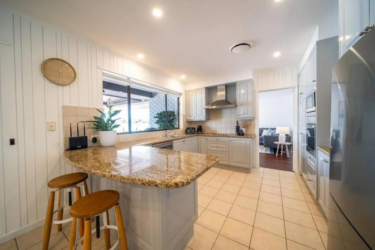Holiday home La Brisa Waterfront Family Home Beach Wifi Grange Australia
